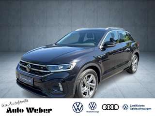 Schräge Frontansicht auf einen Volkswagen T-Roc , freigestellt