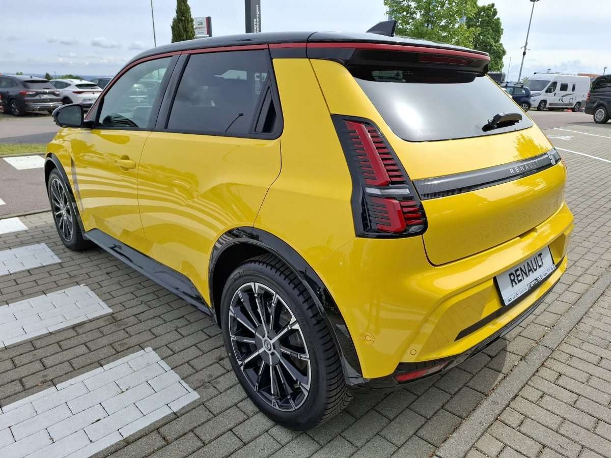 Fahrzeugbild eines Renault 5 E-TECH