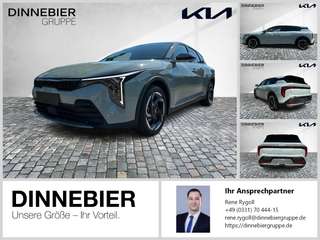 Schräge Frontansicht auf einen Kia K4 , freigestellt