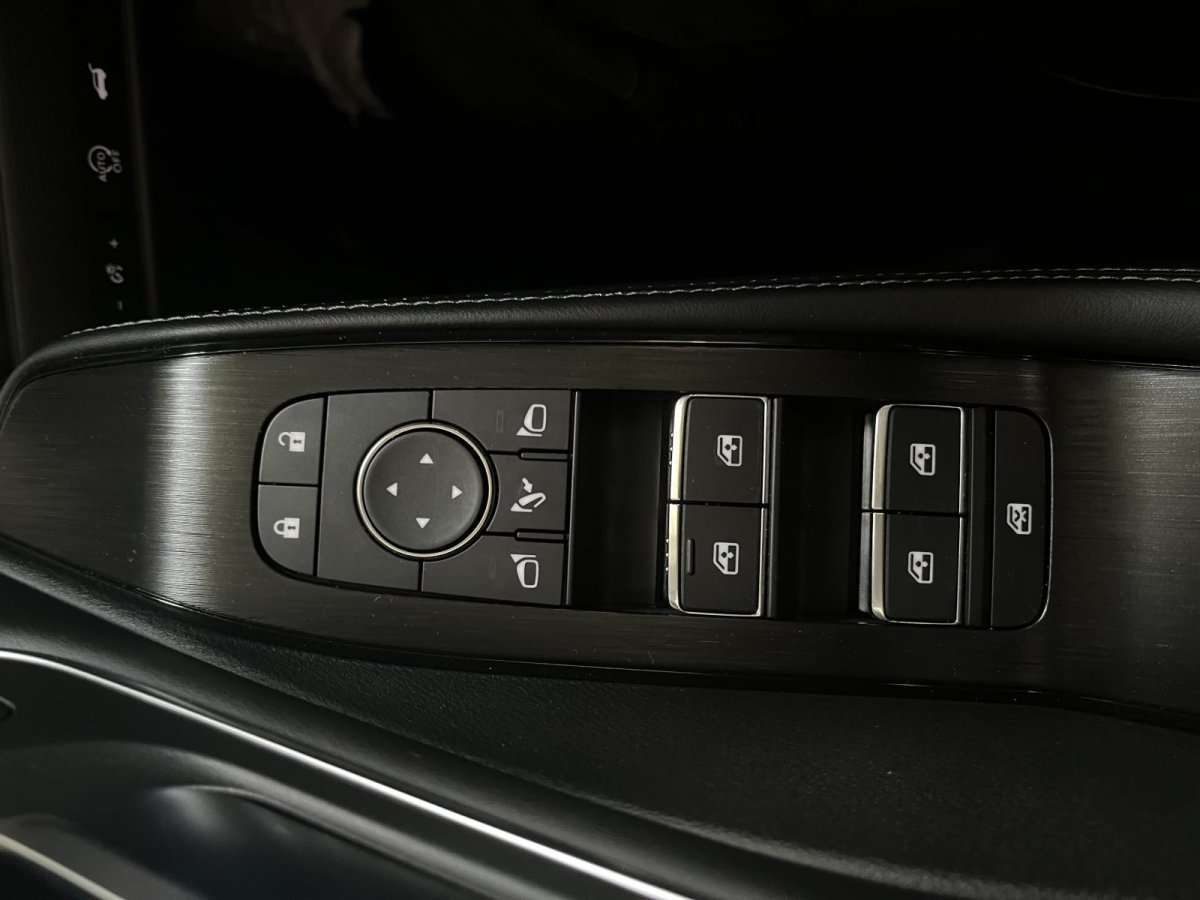 Fahrzeugbild eines Nissan X-TRAIL