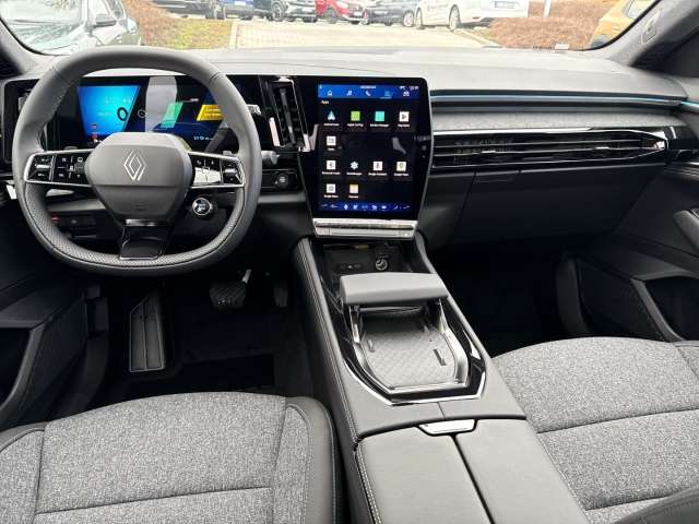 Fahrzeugbild eines Renault Rafale