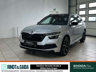 Schräge Frontansicht auf einen Skoda Kamiq , freigestellt