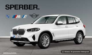 Schräge Frontansicht auf einen BMW X3 , freigestellt