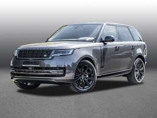 Schräge Frontansicht auf einen Land Rover Range Rover , freigestellt