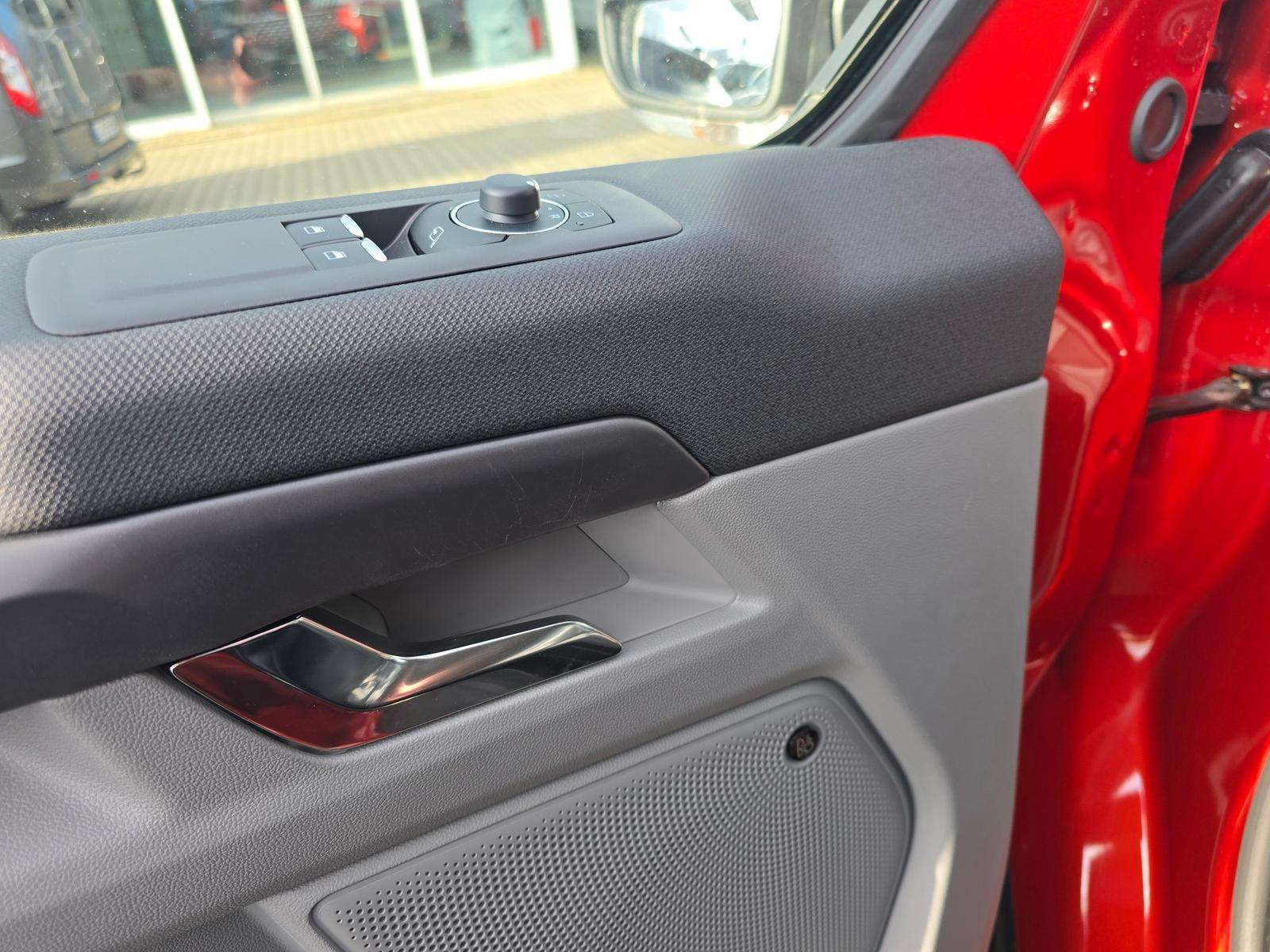 Fahrzeugbild eines Ford Tourneo Custom