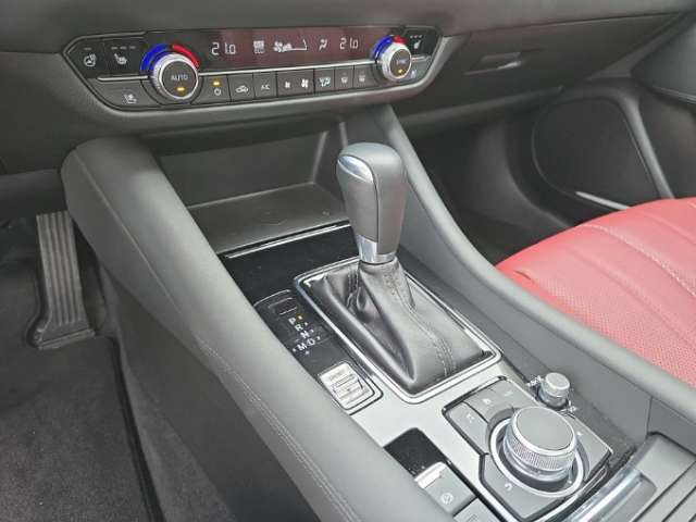 Fahrzeugbild eines Mazda Mazda6