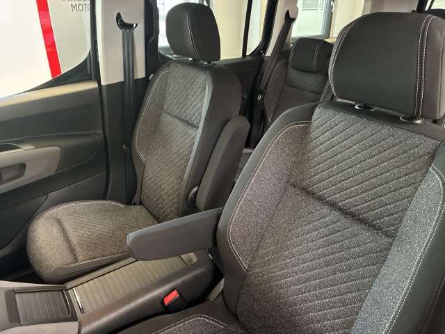 Fahrzeugbild eines Peugeot Rifter