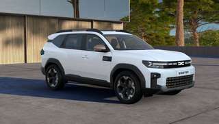 Schräge Frontansicht auf einen Dacia Bigster , freigestellt