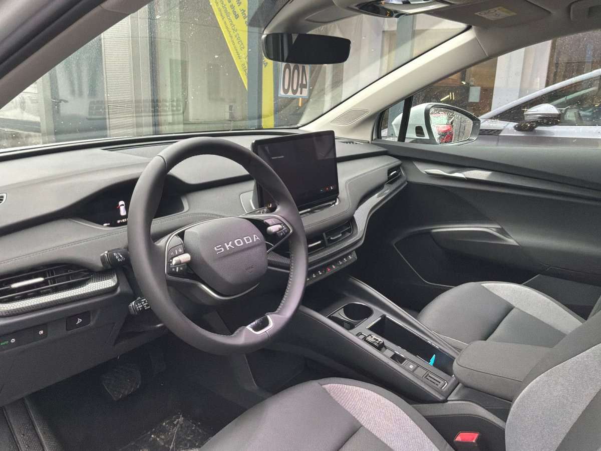 Fahrzeugbild eines Skoda ELROQ