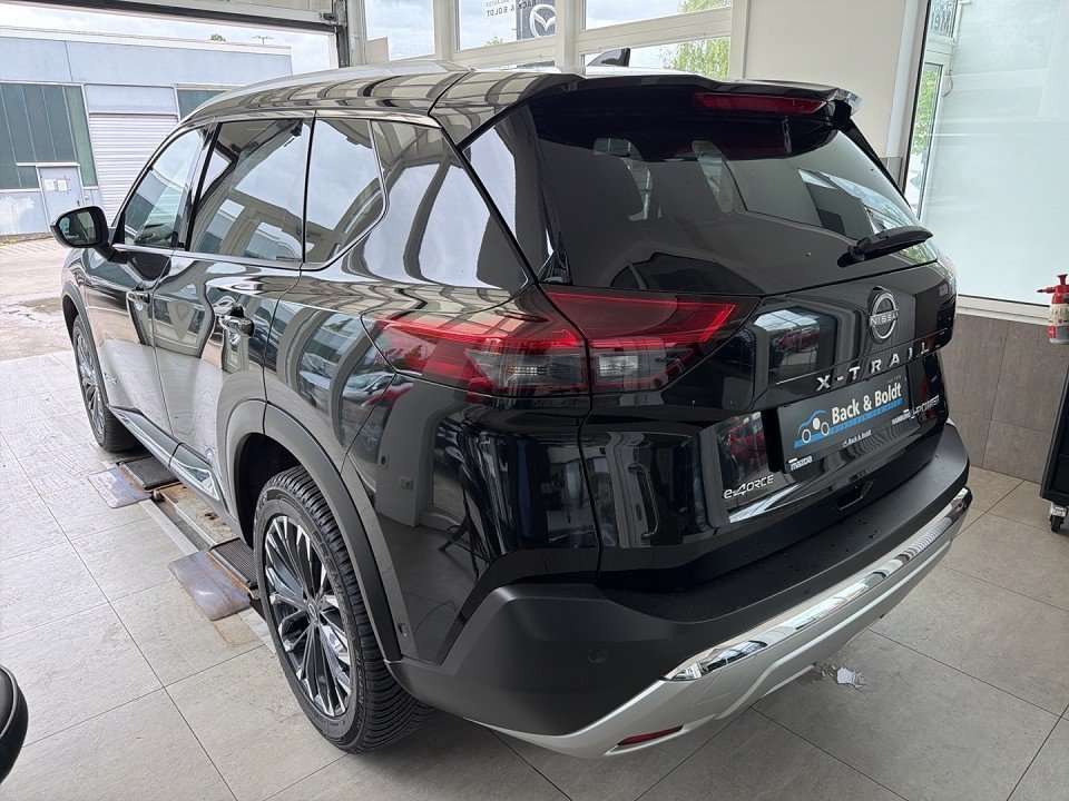 Fahrzeugbild eines Nissan X-TRAIL