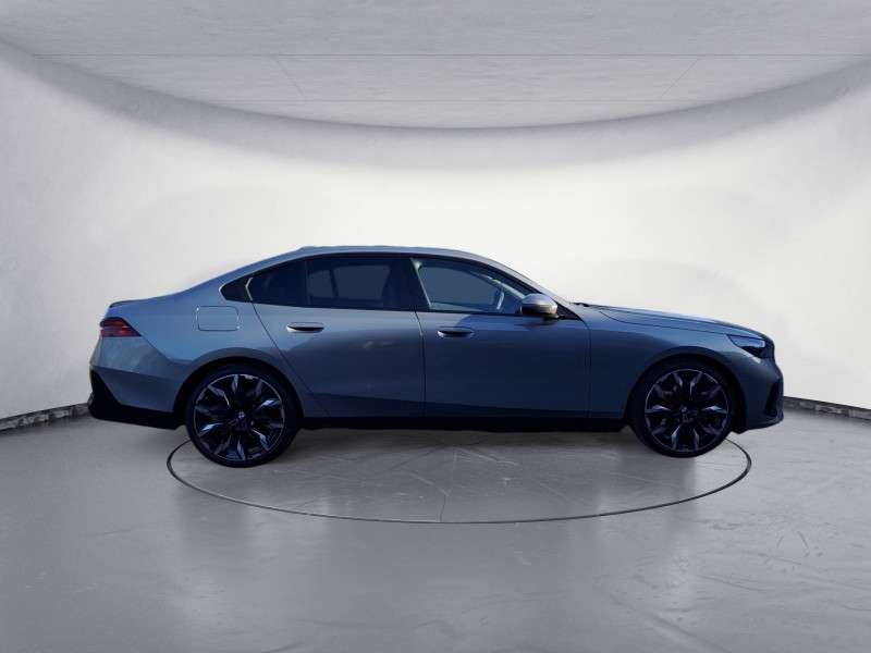 Fahrzeugbild eines BMW 5er-Reihe