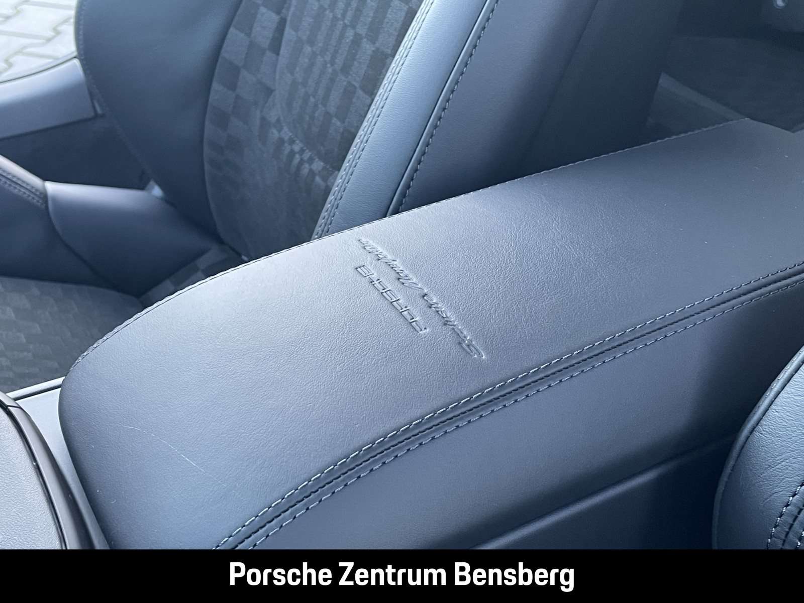 Fahrzeugbild eines Porsche 911