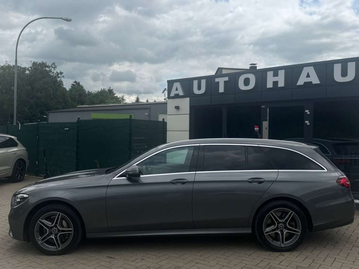 Fahrzeugbild eines Mercedes-Benz E-Klasse