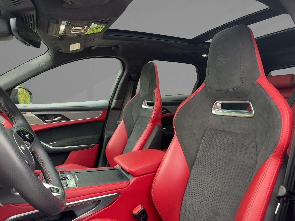 Fahrzeugbild eines Jaguar F-PACE