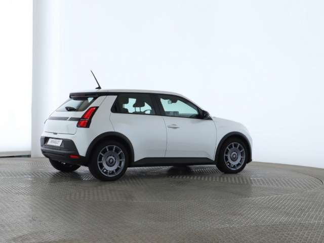 Fahrzeugbild eines Renault 5 E-TECH