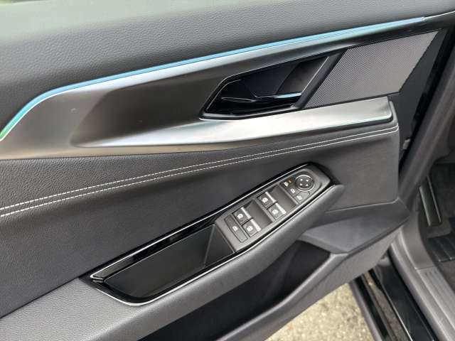 Fahrzeugbild eines Renault Rafale