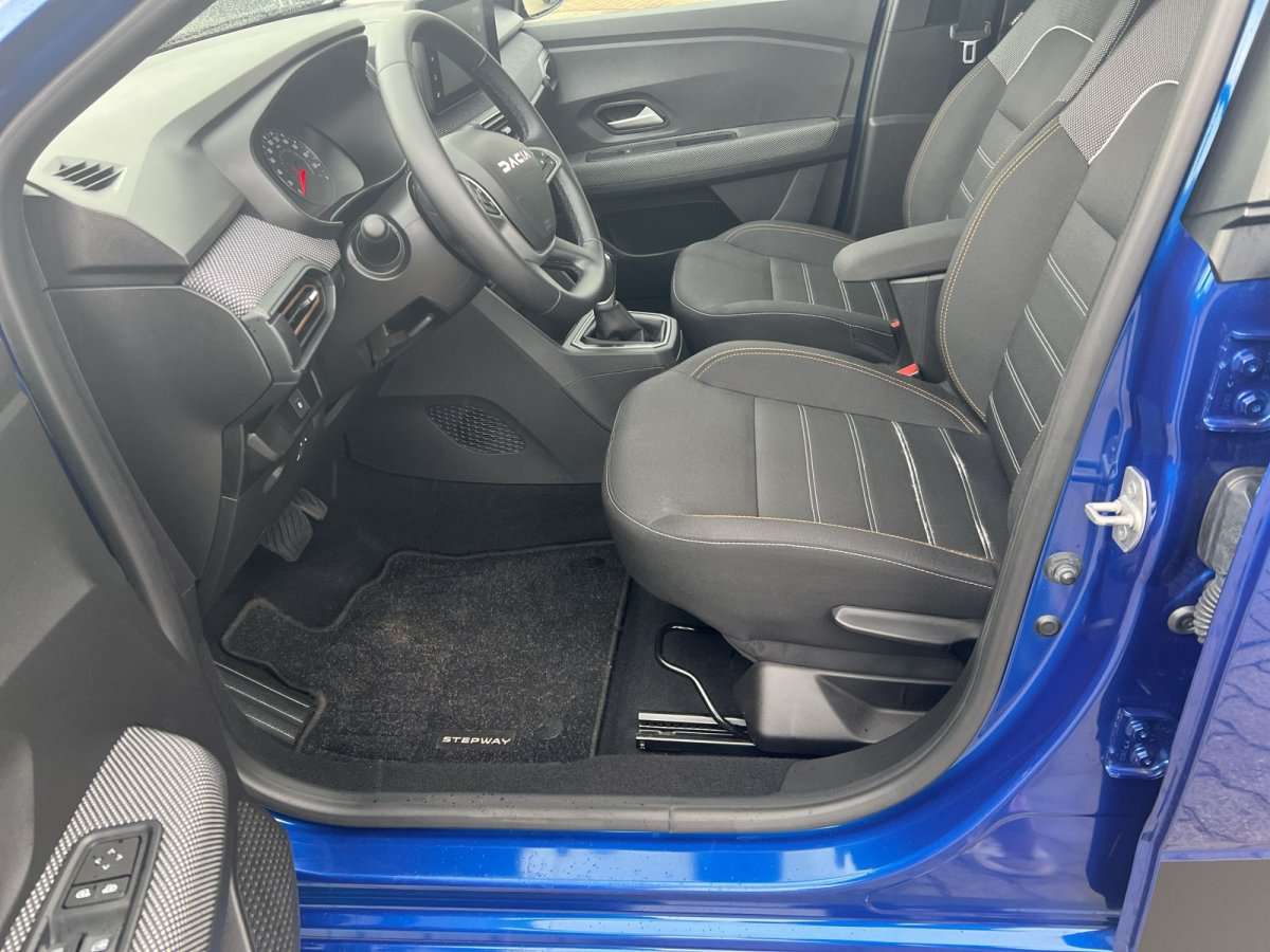 Fahrzeugbild eines Dacia Sandero