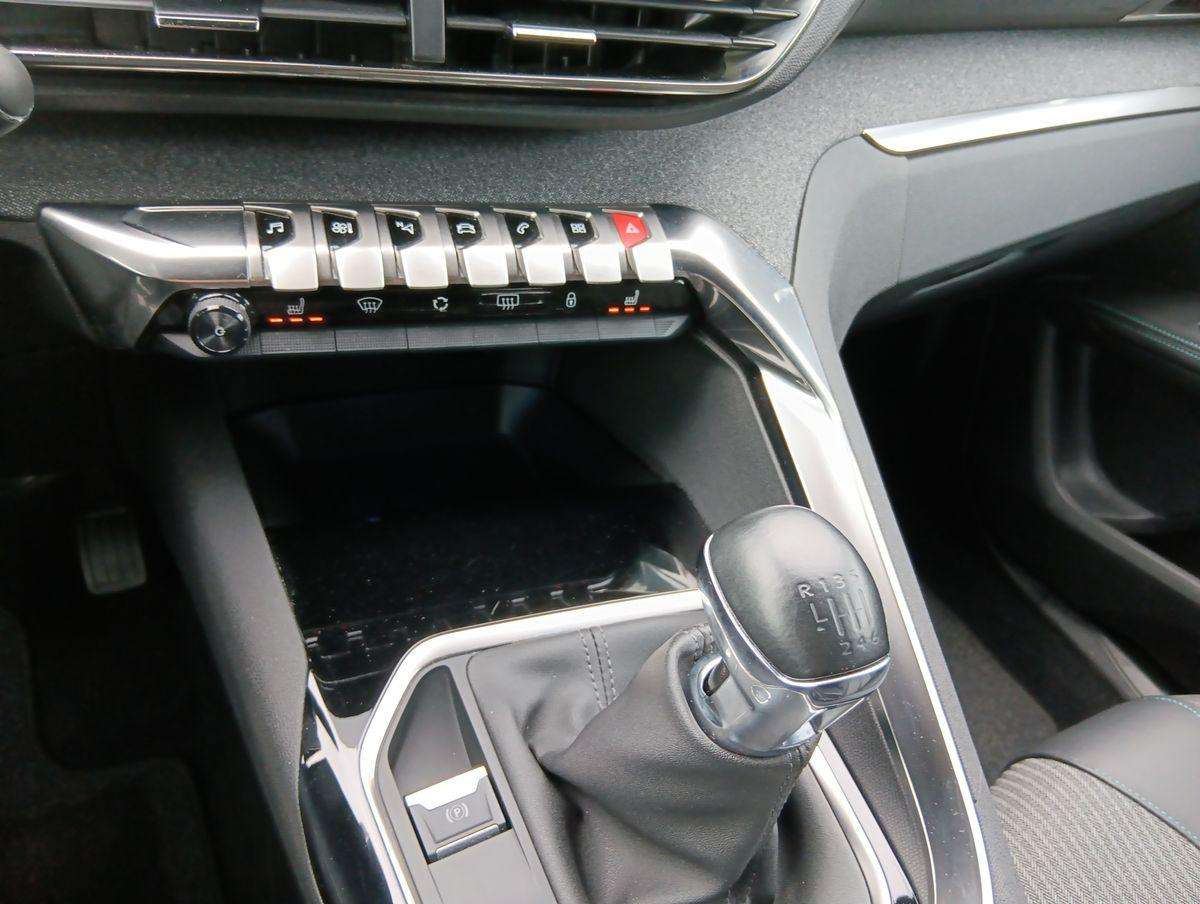 Fahrzeugbild eines Peugeot 5008
