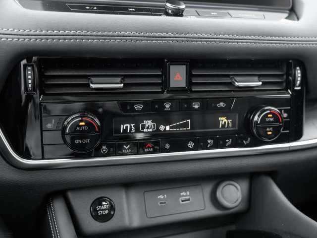 Fahrzeugbild eines Nissan X-TRAIL