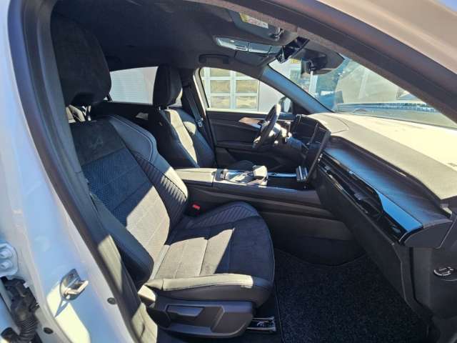 Fahrzeugbild eines Renault Rafale