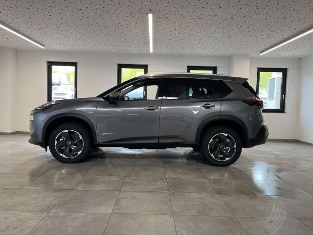 Fahrzeugbild eines Nissan X-TRAIL