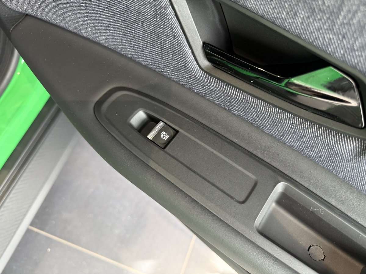 Fahrzeugbild eines Renault 5 E-TECH