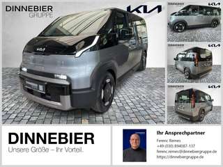 Schräge Frontansicht auf einen Kia PV5 Passenger , freigestellt