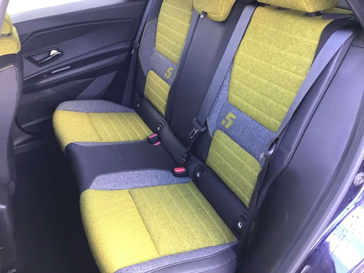 Fahrzeugbild eines Renault 5 E-TECH