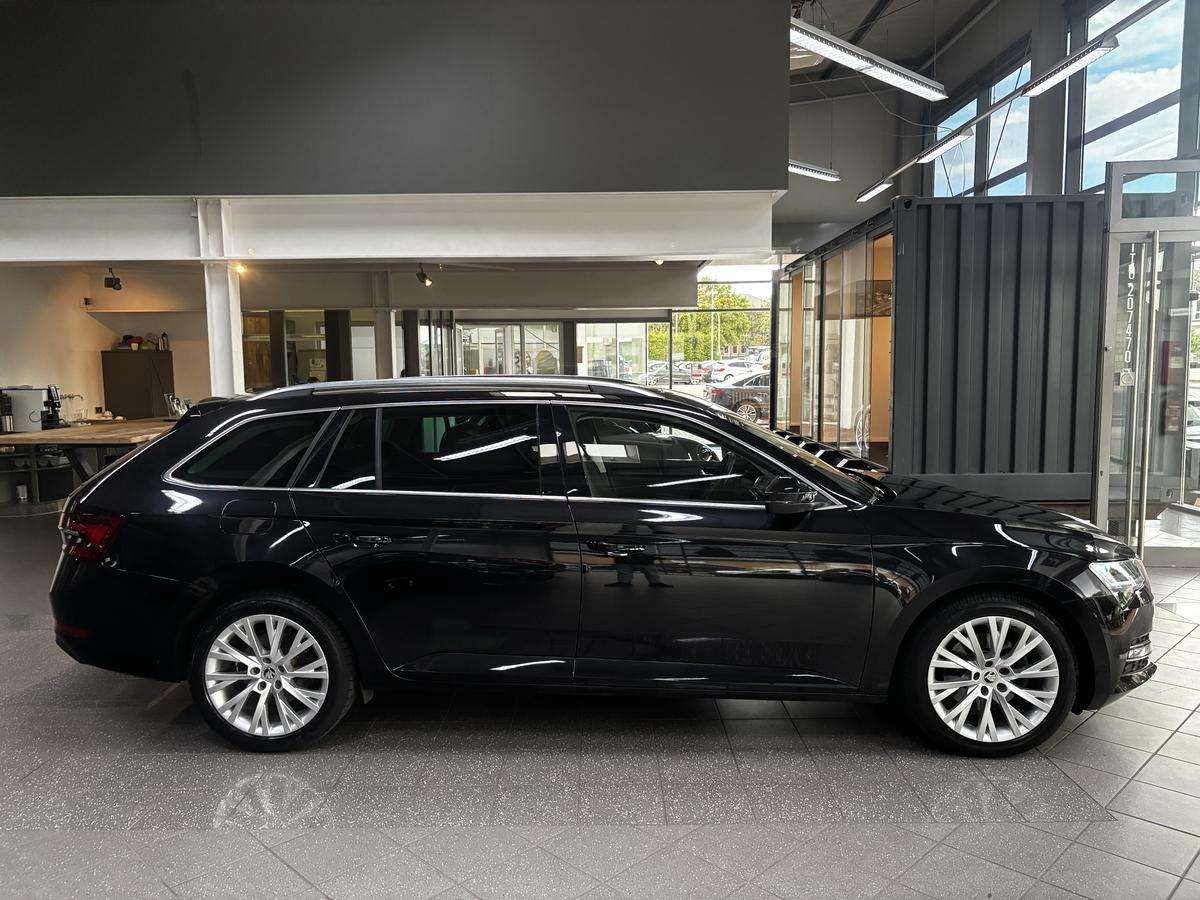 Fahrzeugbild eines Skoda Superb