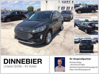 Schräge Frontansicht auf einen Ford Kuga , freigestellt