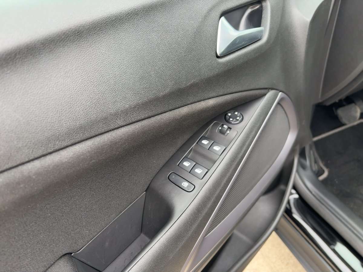 Fahrzeugbild eines Opel Crossland X