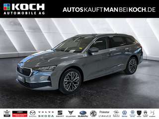 Schräge Frontansicht auf einen Skoda Octavia , freigestellt