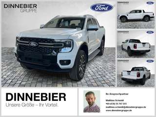 Schräge Frontansicht auf einen Ford Ranger , freigestellt