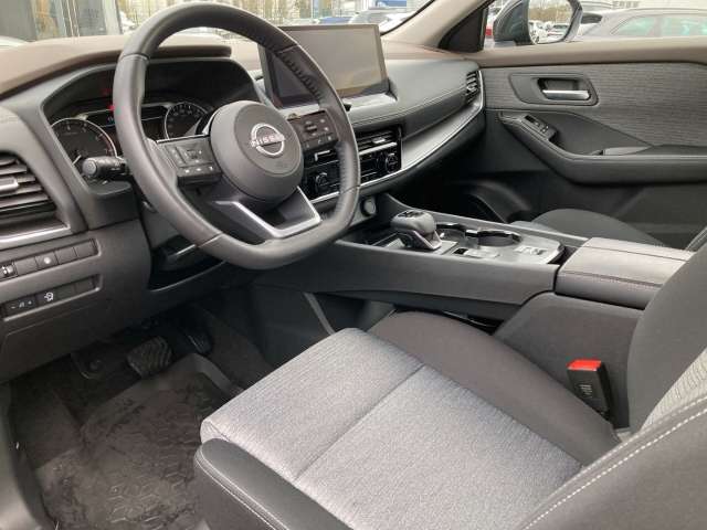 Fahrzeugbild eines Nissan X-TRAIL