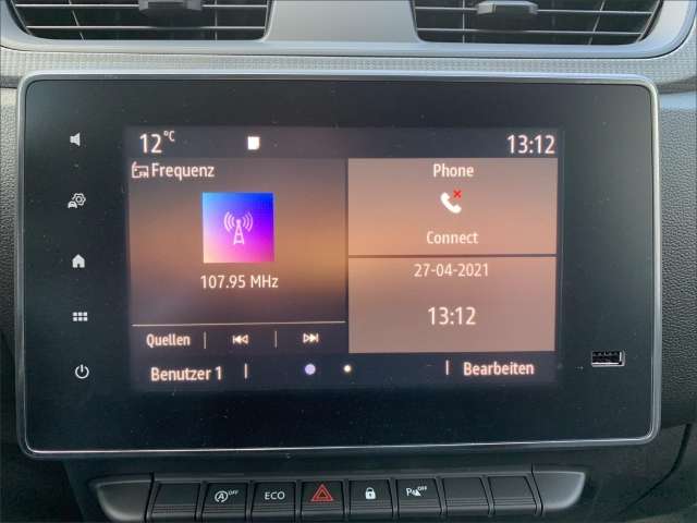 Fahrzeugbild eines Renault Express