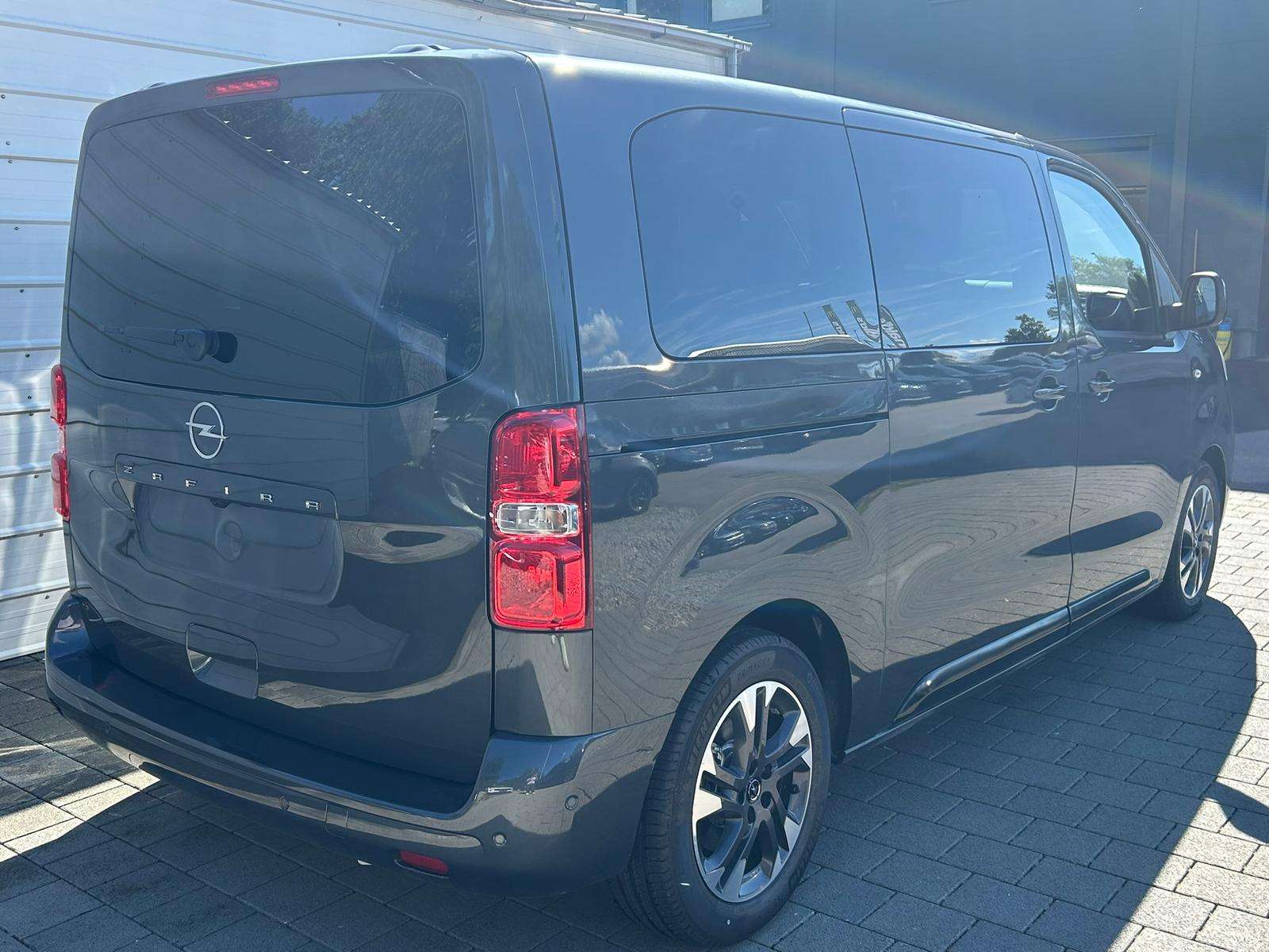 Fahrzeugbild eines Opel Zafira