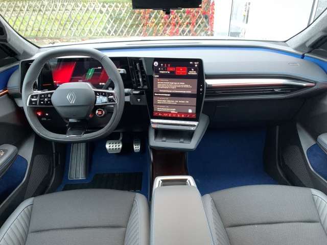 Fahrzeugbild eines Renault Scenic E-TECH
