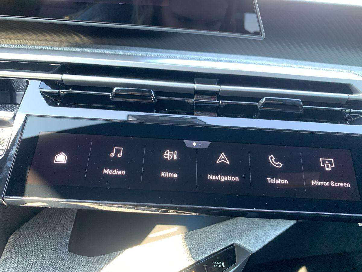 Fahrzeugbild eines Peugeot 5008