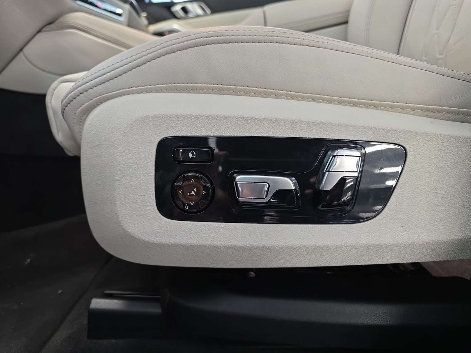 Fahrzeugbild eines BMW X6
