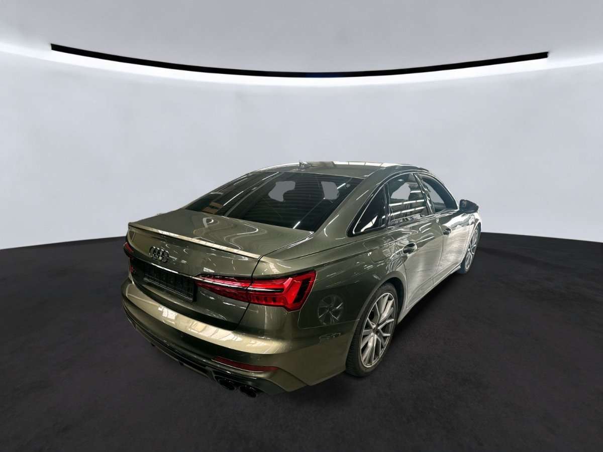 Fahrzeugbild eines Audi S6
