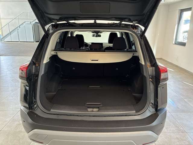 Fahrzeugbild eines Nissan X-TRAIL