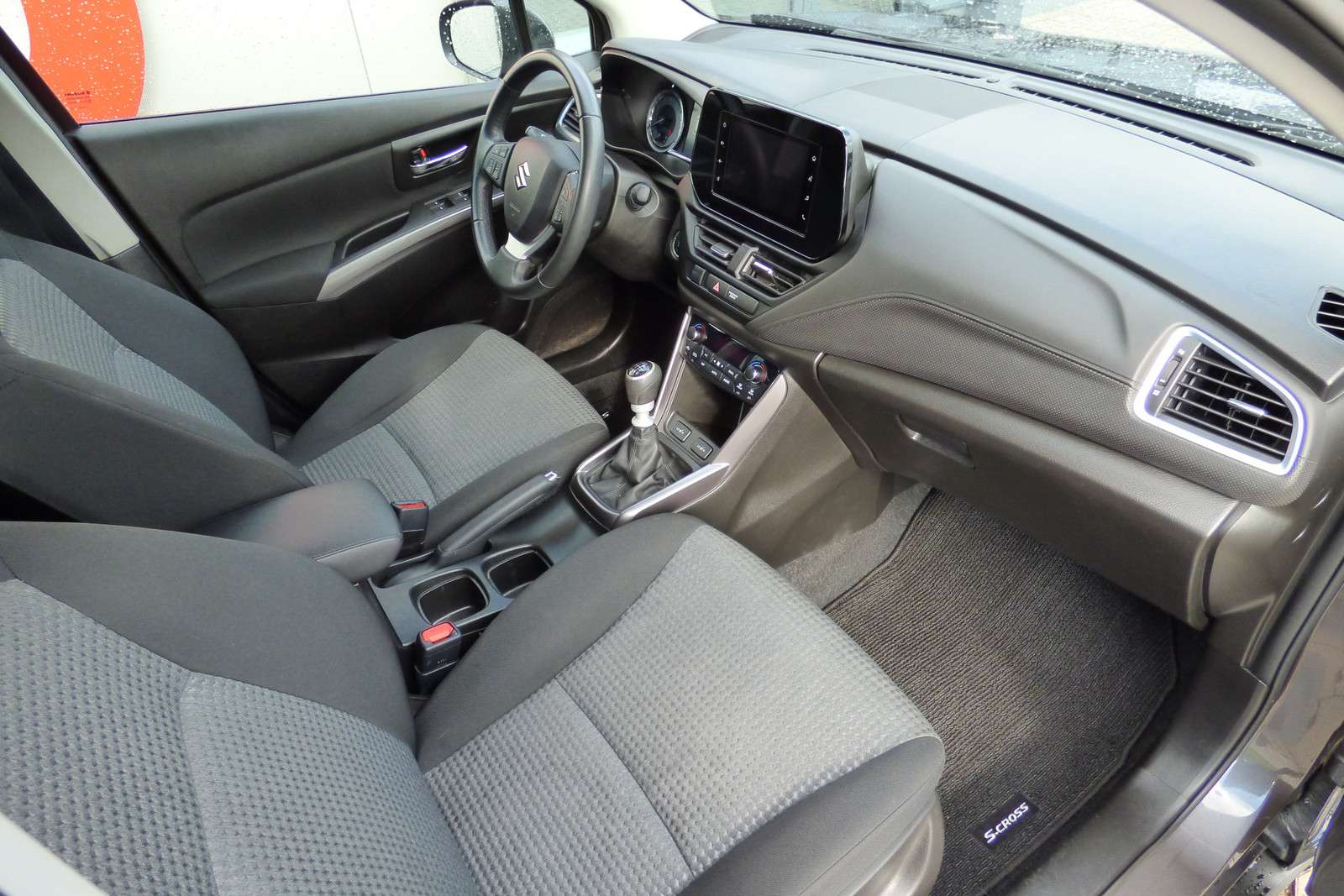 Fahrzeugbild eines Suzuki S-Cross