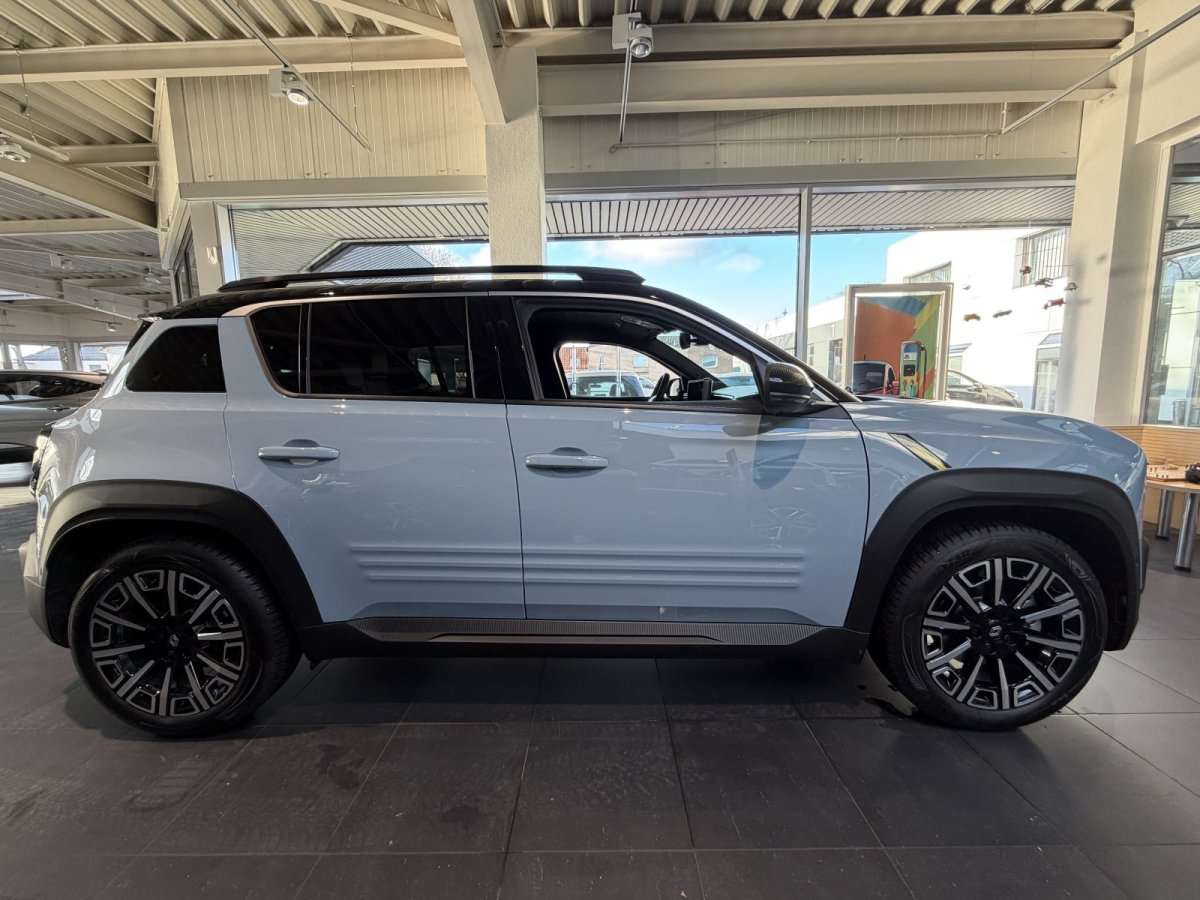 Fahrzeugbild eines Renault 4 E-TECH