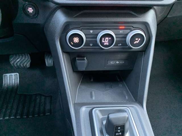 Fahrzeugbild eines Dacia Jogger