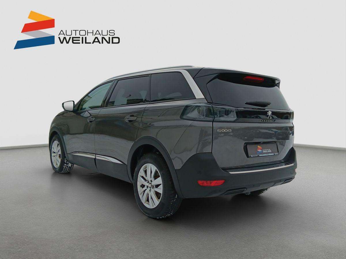 Fahrzeugbild eines Peugeot 5008