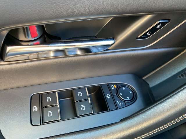 Fahrzeugbild eines Mazda CX-80