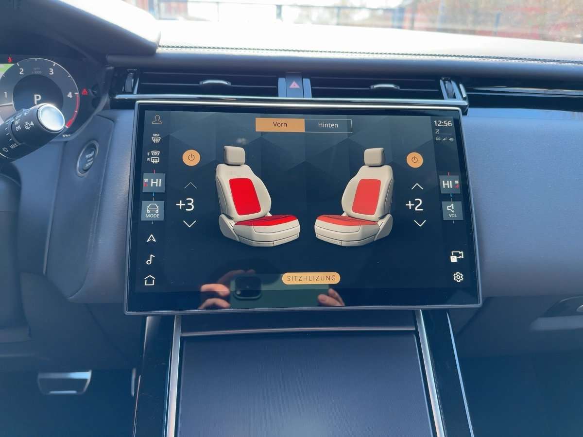 Fahrzeugbild eines Land Rover Range Rover Velar