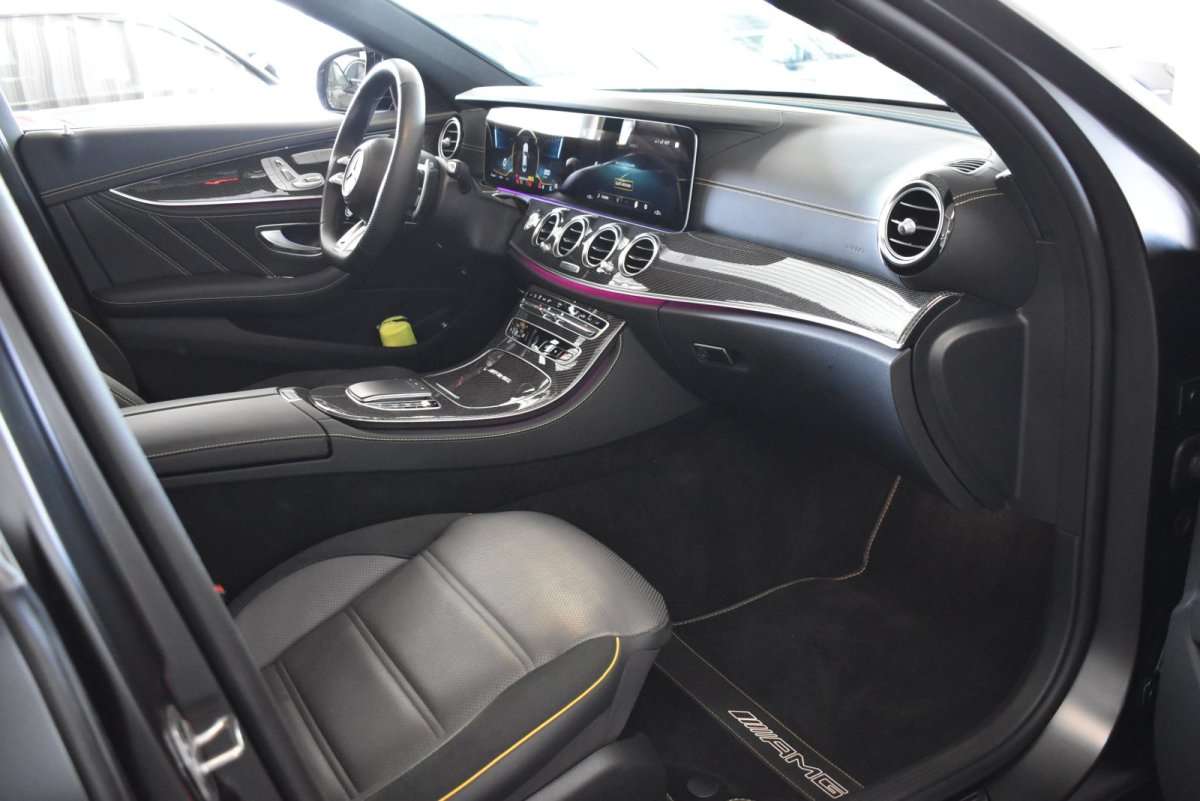 Fahrzeugbild eines Mercedes-Benz E-Klasse