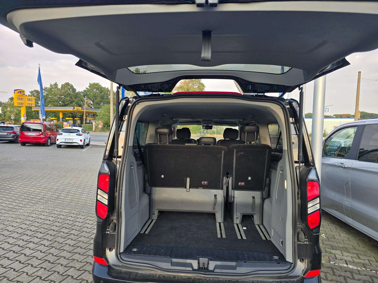 Fahrzeugbild eines Ford Tourneo Custom