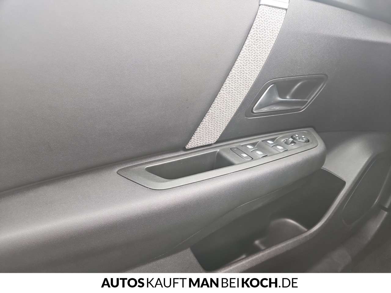 Fahrzeugbild eines Citroën C4 X